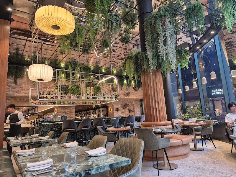 Omnia Bistro & Bar photo 9