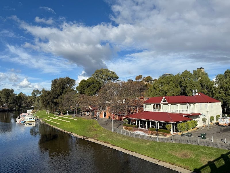 Jolleys Boathouse photo 4